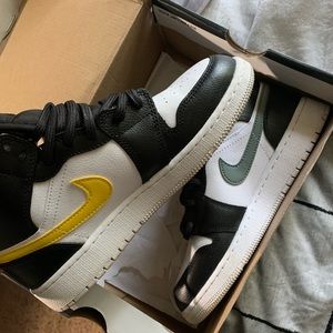 COPY - Air Jordan 1 mid
